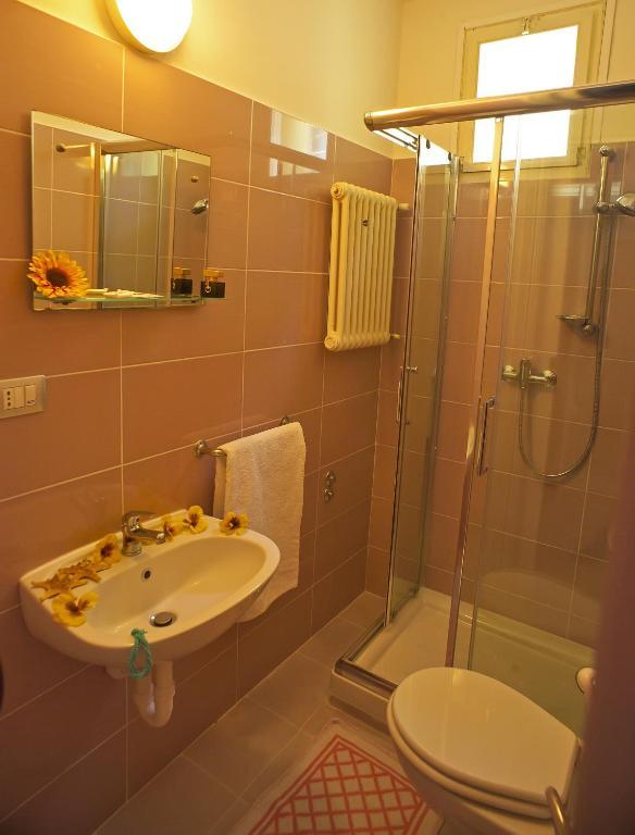 Hotel Rebola Rimini Bagian luar foto